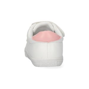 Бебешки обувки за момиче BUBBLЕ KIDS в бял цвят с розов акцент на петата