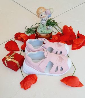 Бебешки сандали за момиче от Естествена кожа, розови с брокатено сърце BUBBLE KIDS