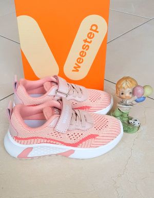 Маратонки за момиче WEESTEP от светло-розов дишащ текстил с розова декорация странично